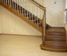 Домашнему мастеру: как крепить ступени деревянной лестницы Как запилить тетиву для лестницы